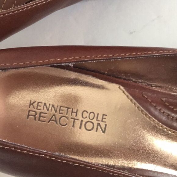 KENNETH COLE career shoe in brown with 2 1/2” heel - Picture 5 of 8